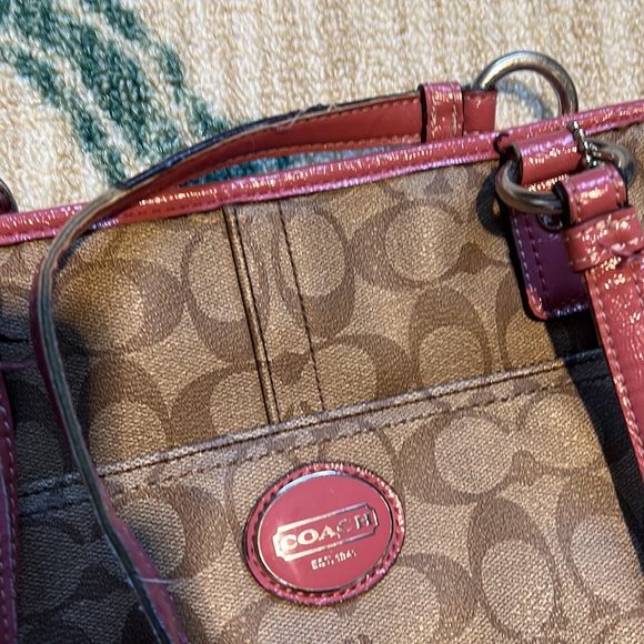 Coach shoulder purse - Picture 5 of 14